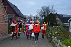 intocht warmenhuizen